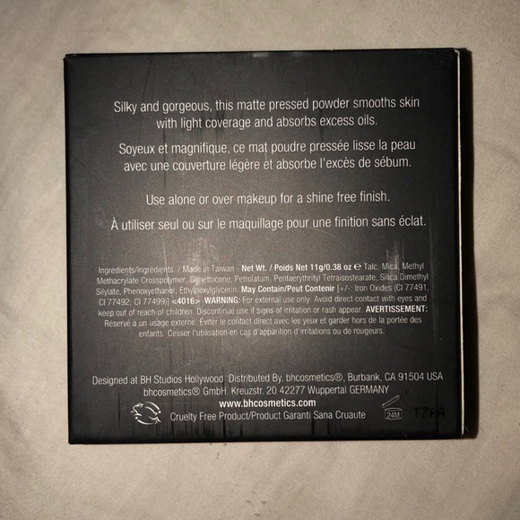BH Cosmetics matte finish pressed powder - Picture 2 of 4